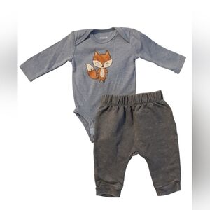 🍼 4 for $10 3 month outfit long sleeve and pants baby